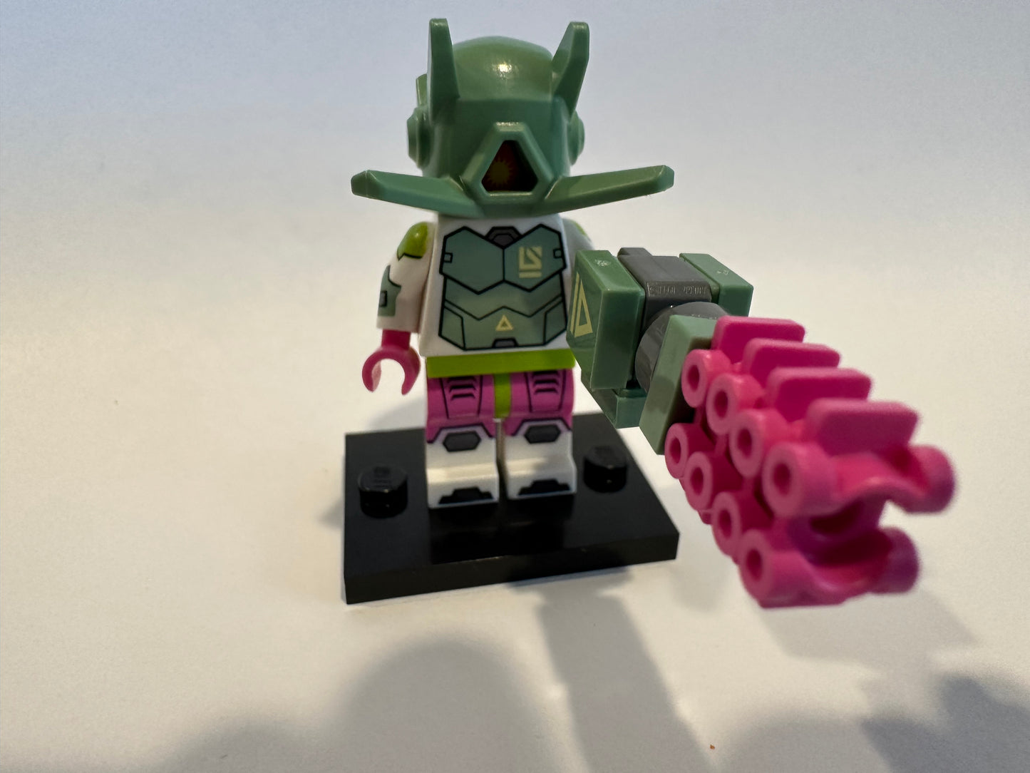 Lego Minifigures Series 24 Robot Warrior