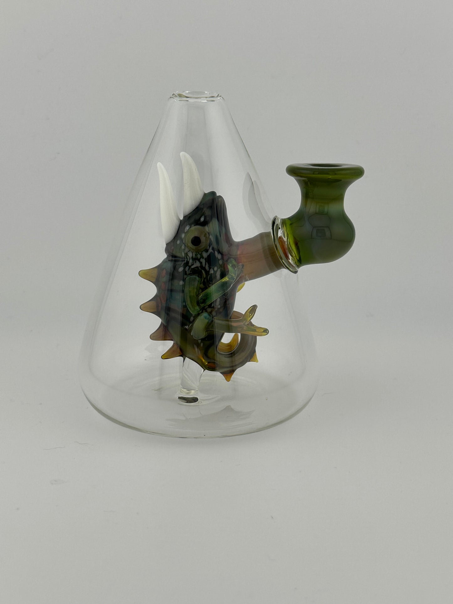 Clear Cone Glass Rig 10mm with green chameleon inside. American Mdae glass art. Borosilicate