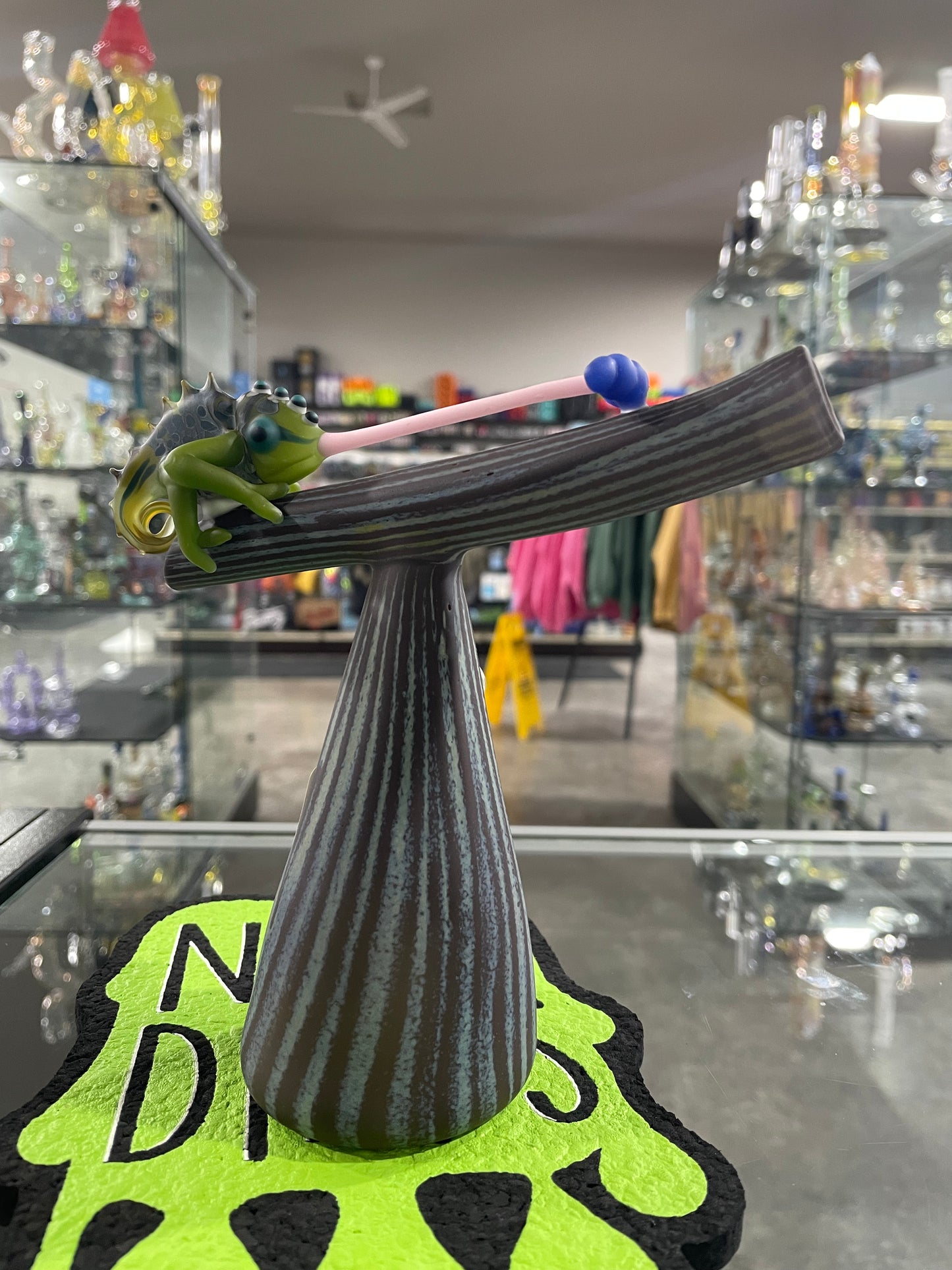 Hardman Art Glass Chameleon